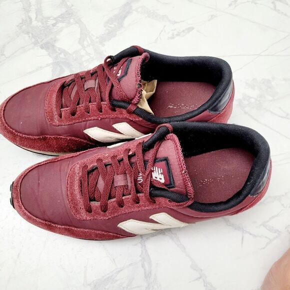 New Balance 410 Burgundy Red Running Shoes Size: 6 US - Picture 9 of 10